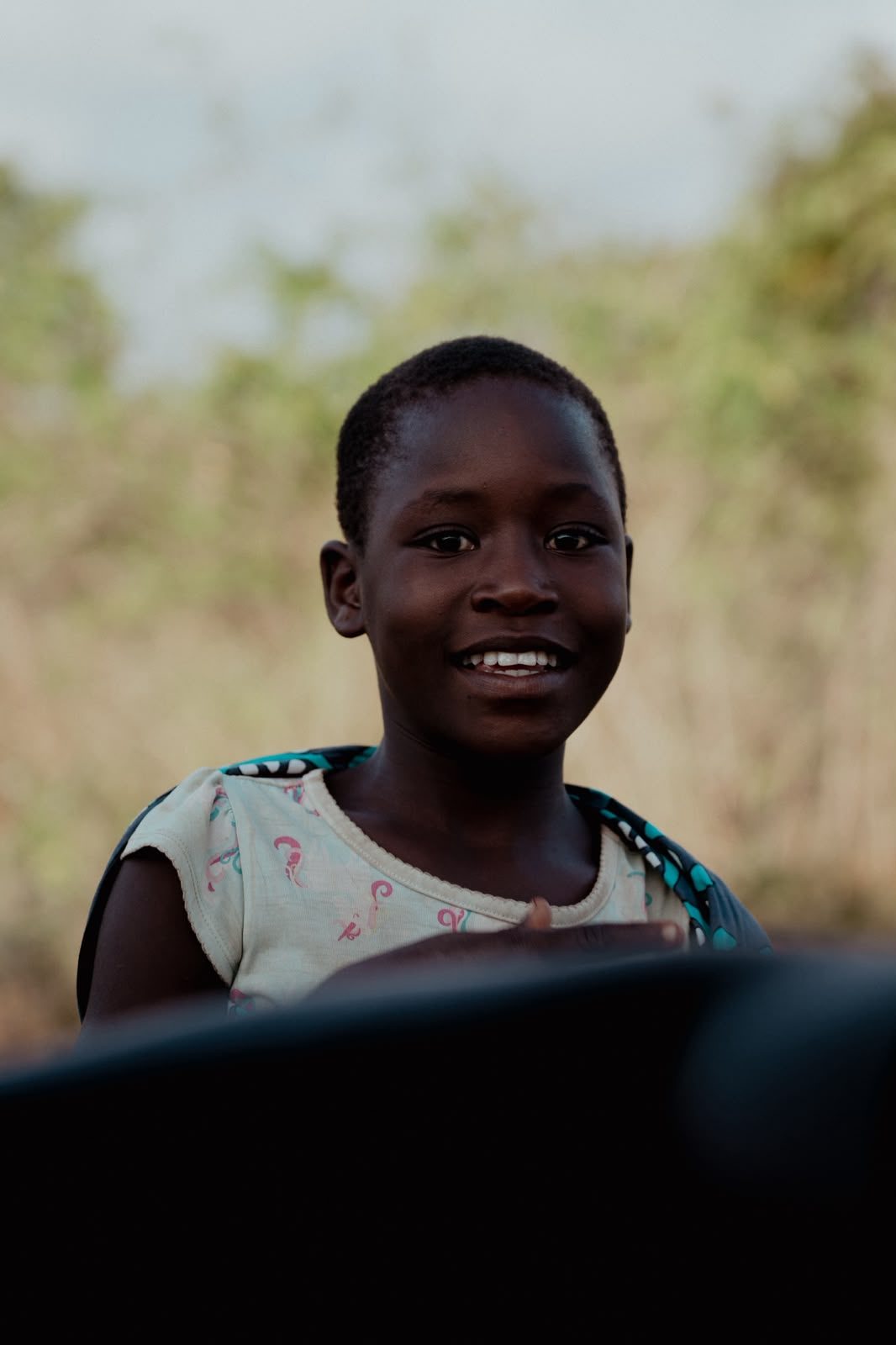 Il sorriso di una bambina del villaggio